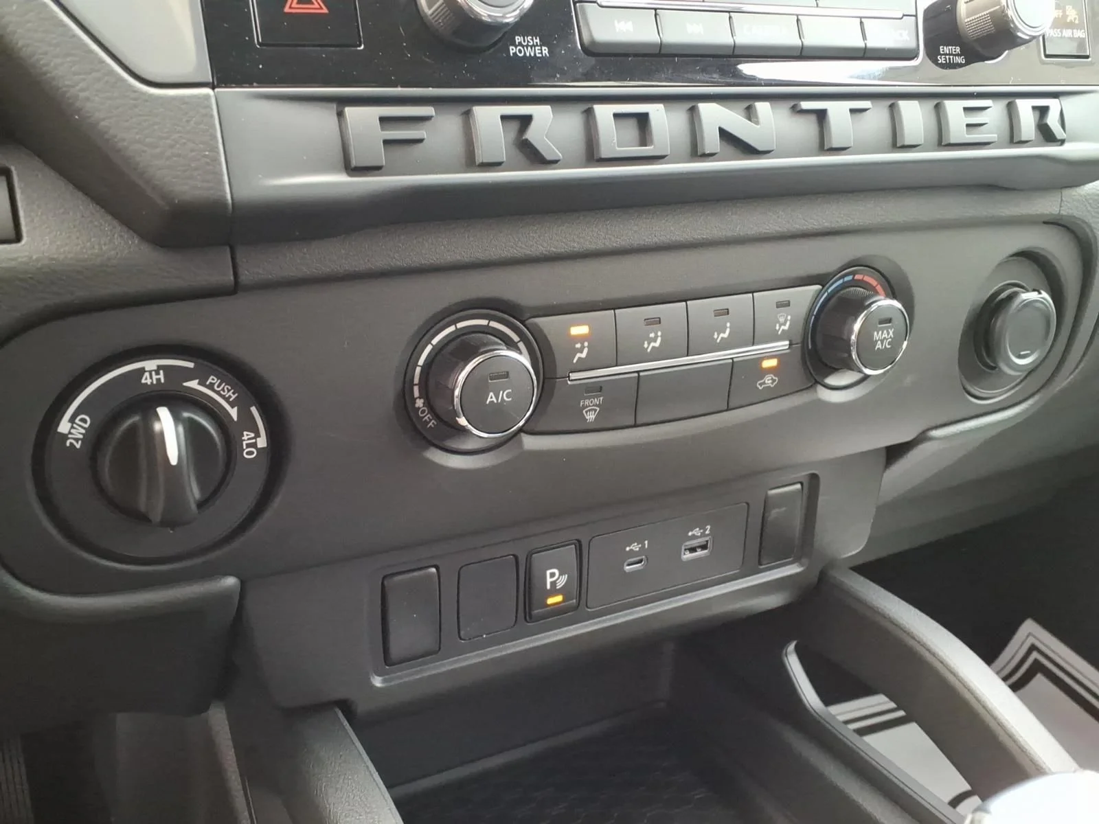 New 2026 Glacier White Nissan Crew Cab S image 13