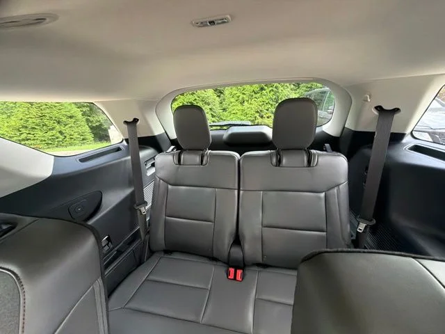 Used 2025 White Metallic Ford Active image 17