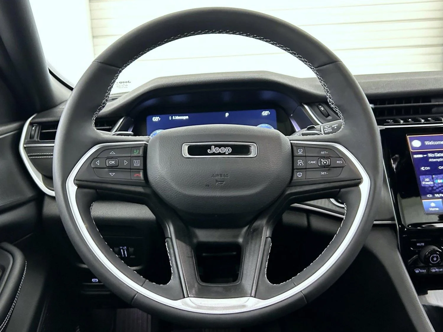Used 2023 White Jeep Altitude X image 11