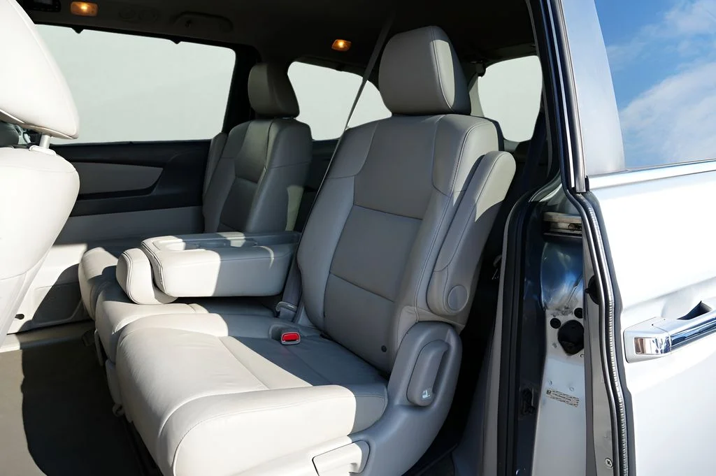 Used 2016 Silver Honda EX-L image 12