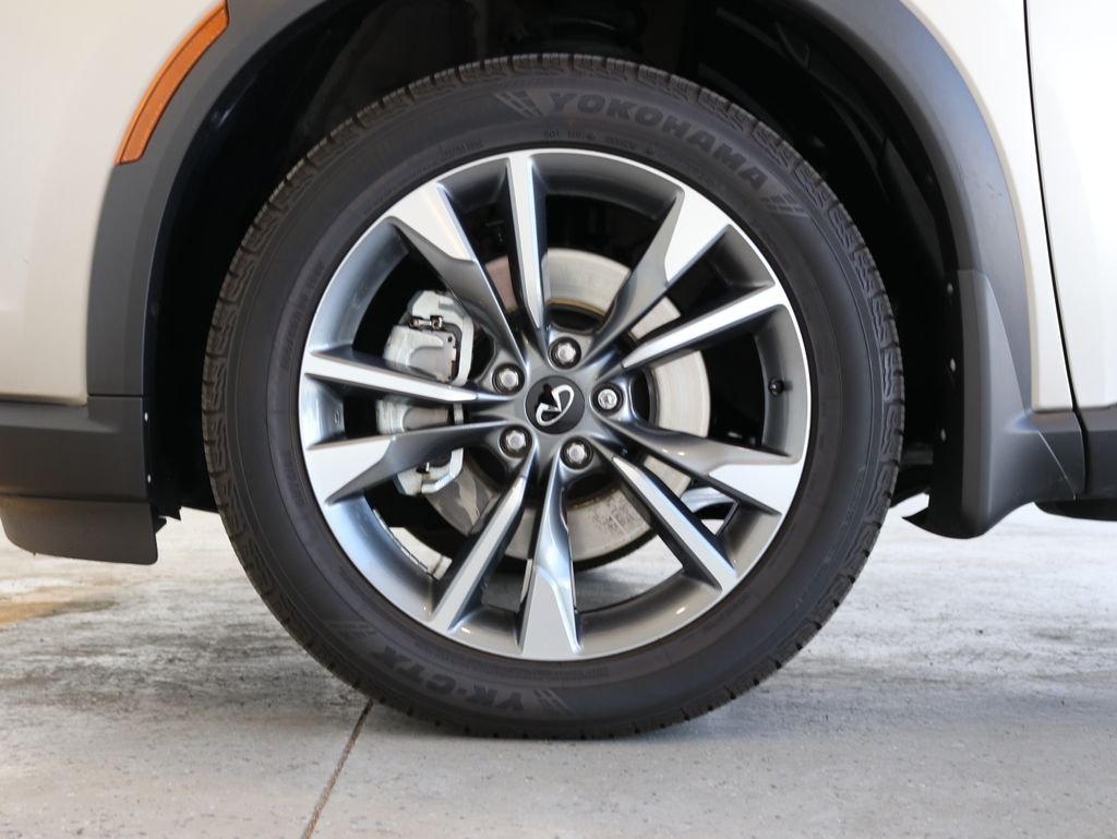 Certified Used 2023 Silver INFINITI LUXE image 53