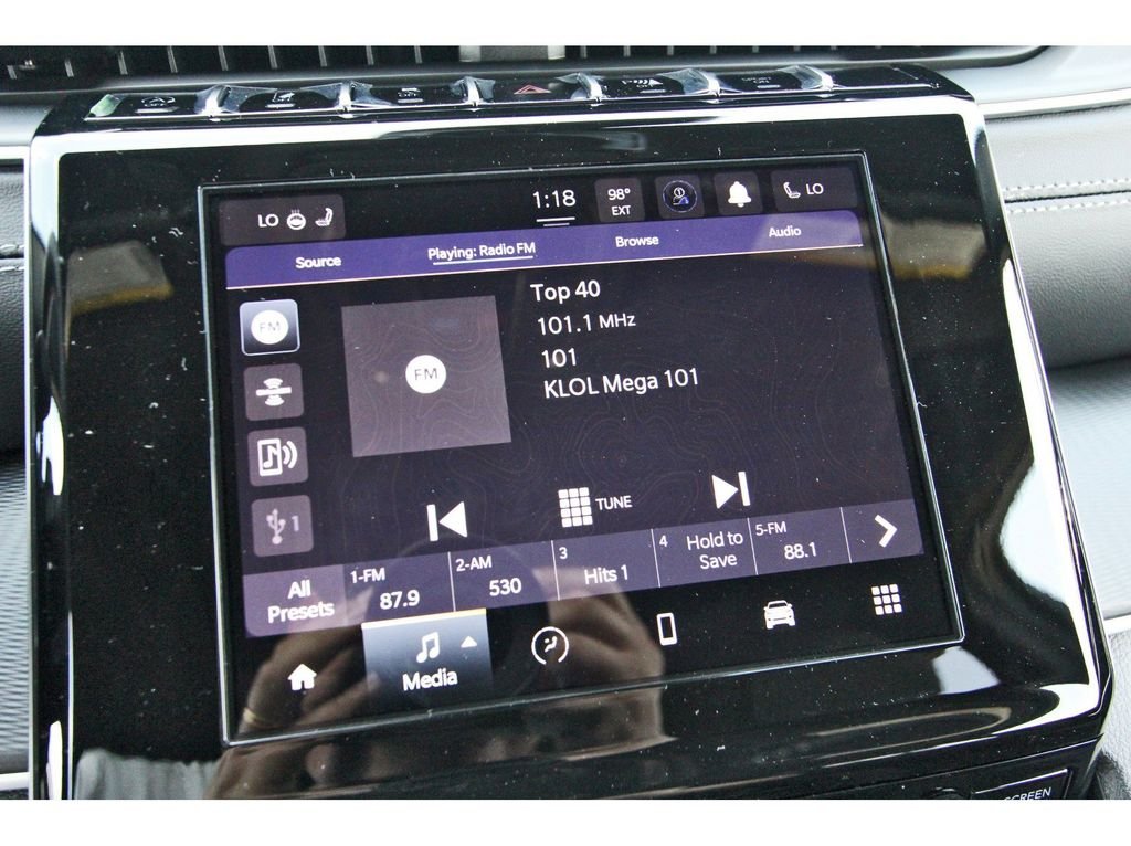 Used 2025 White Jeep Laredo image 15