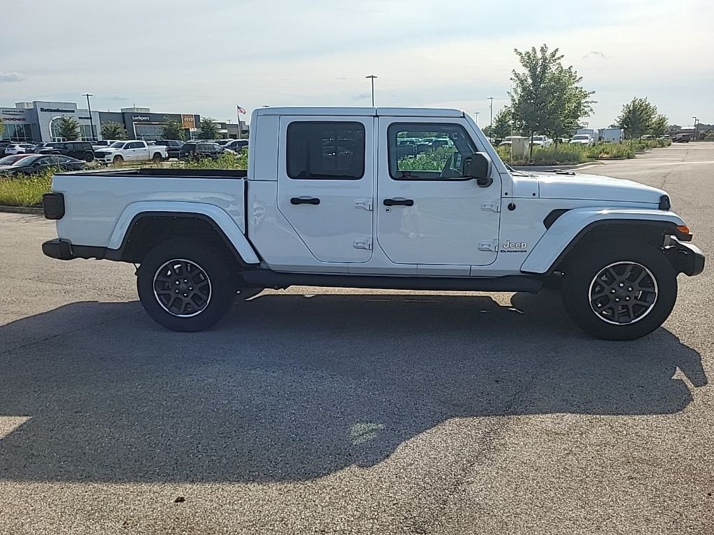 Used 2022 White Jeep Overland image 6