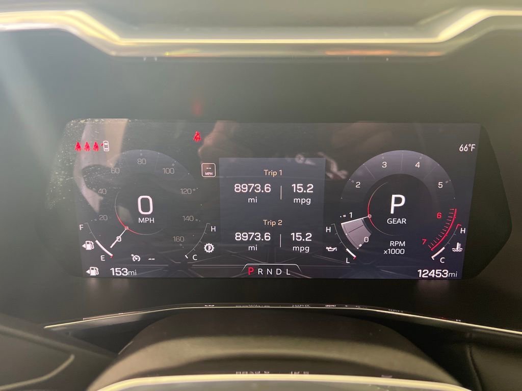 Used 2024 Onyx Black GMC Elevation image 10