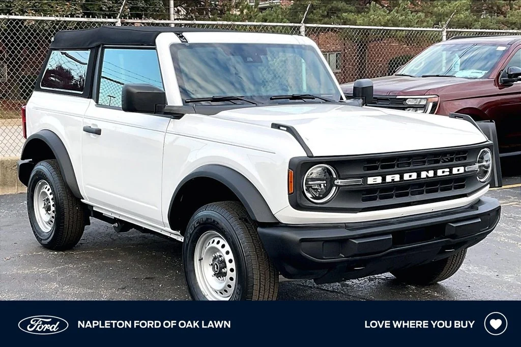 Used 2025 Oxford White Ford Base image 1