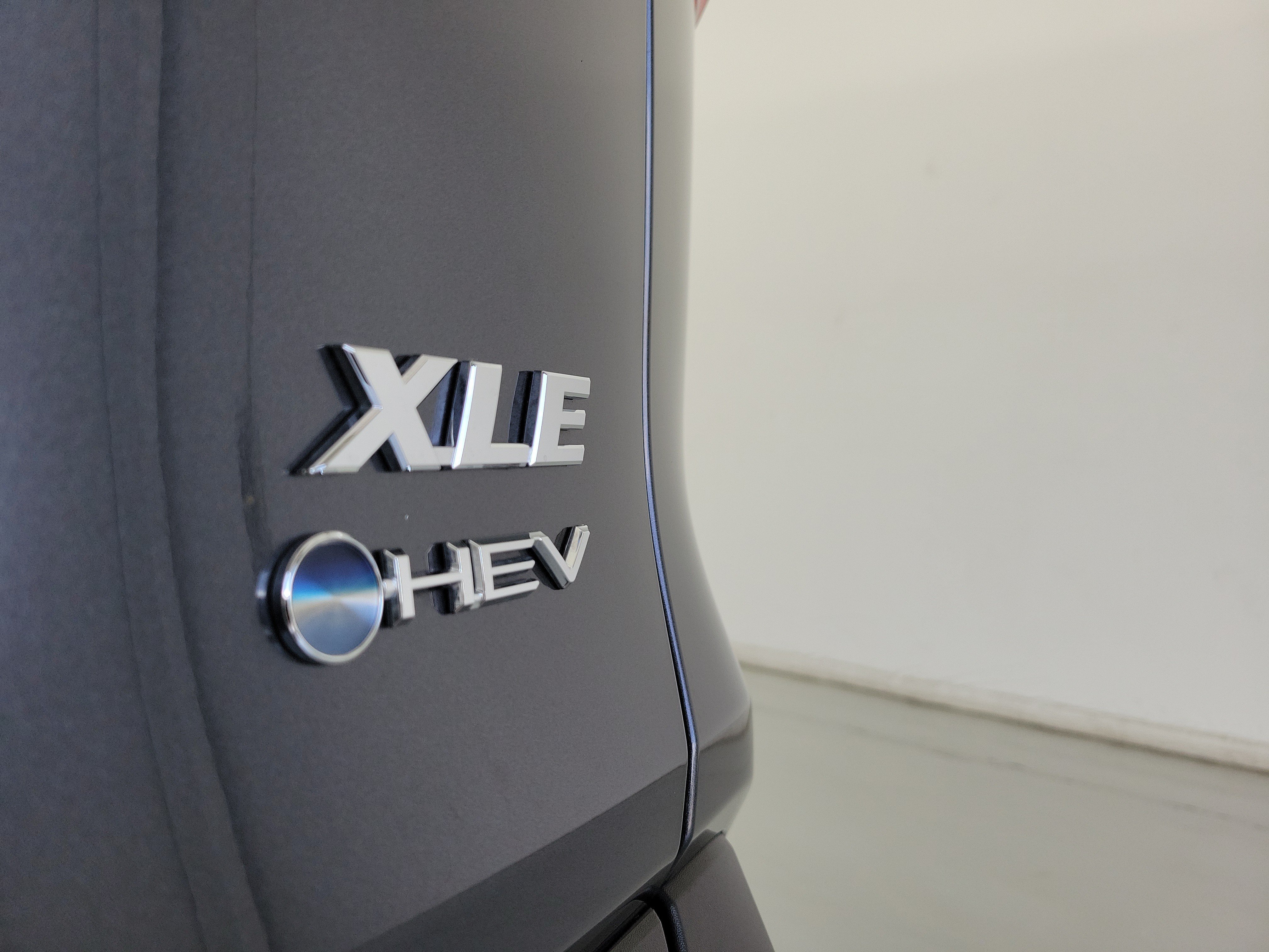 Used 2025 Magnetic Gray Metallic Toyota XLE Premium image 8