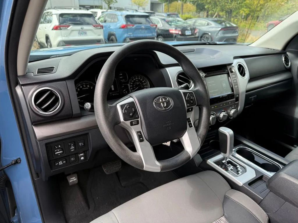 Used 2019 Blue Toyota SR5 image 13