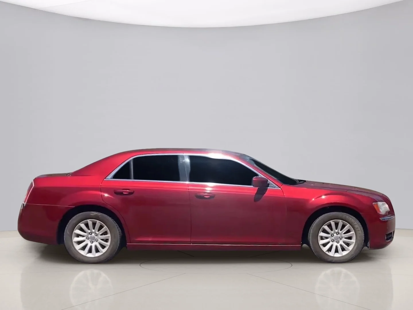 Used 2014 Red Chrysler RWD image 6