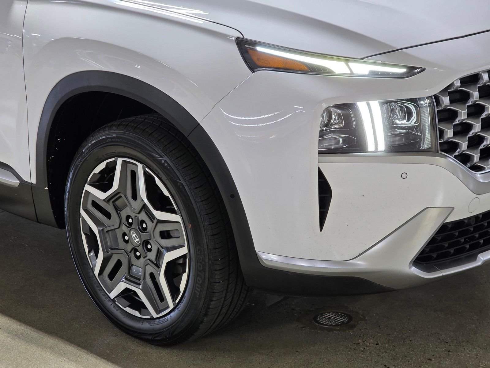 Used 2021 Cream White Hyundai Limited image 10