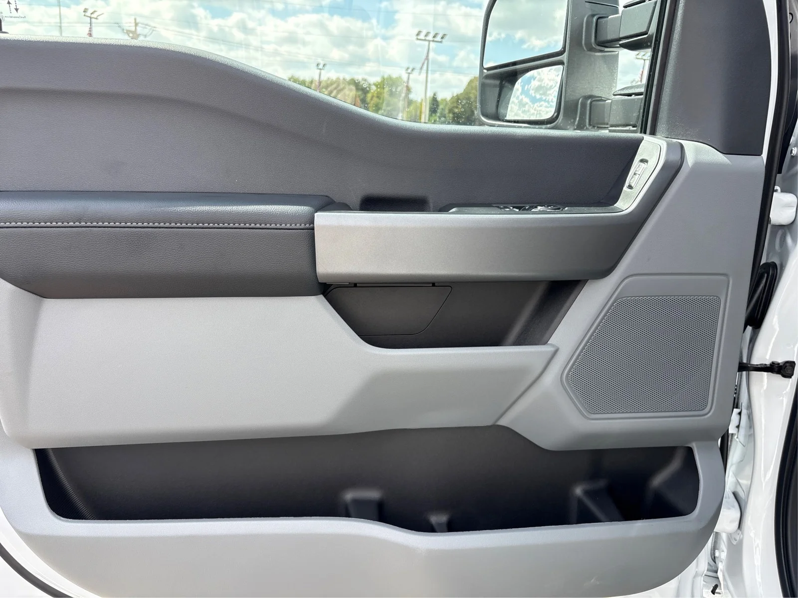 New 2026 Oxford White Ford F-250® XL image 16