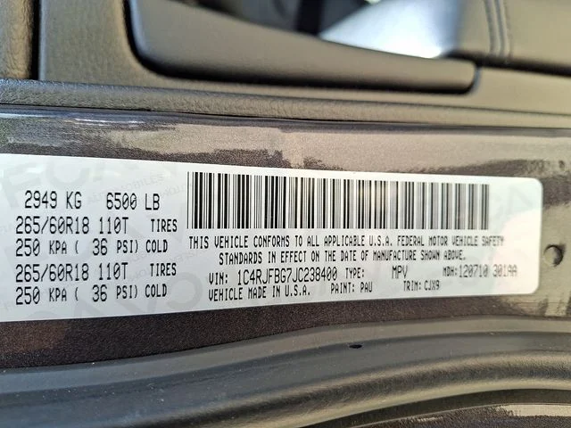 Used 2018 Gray Jeep Limited image 27