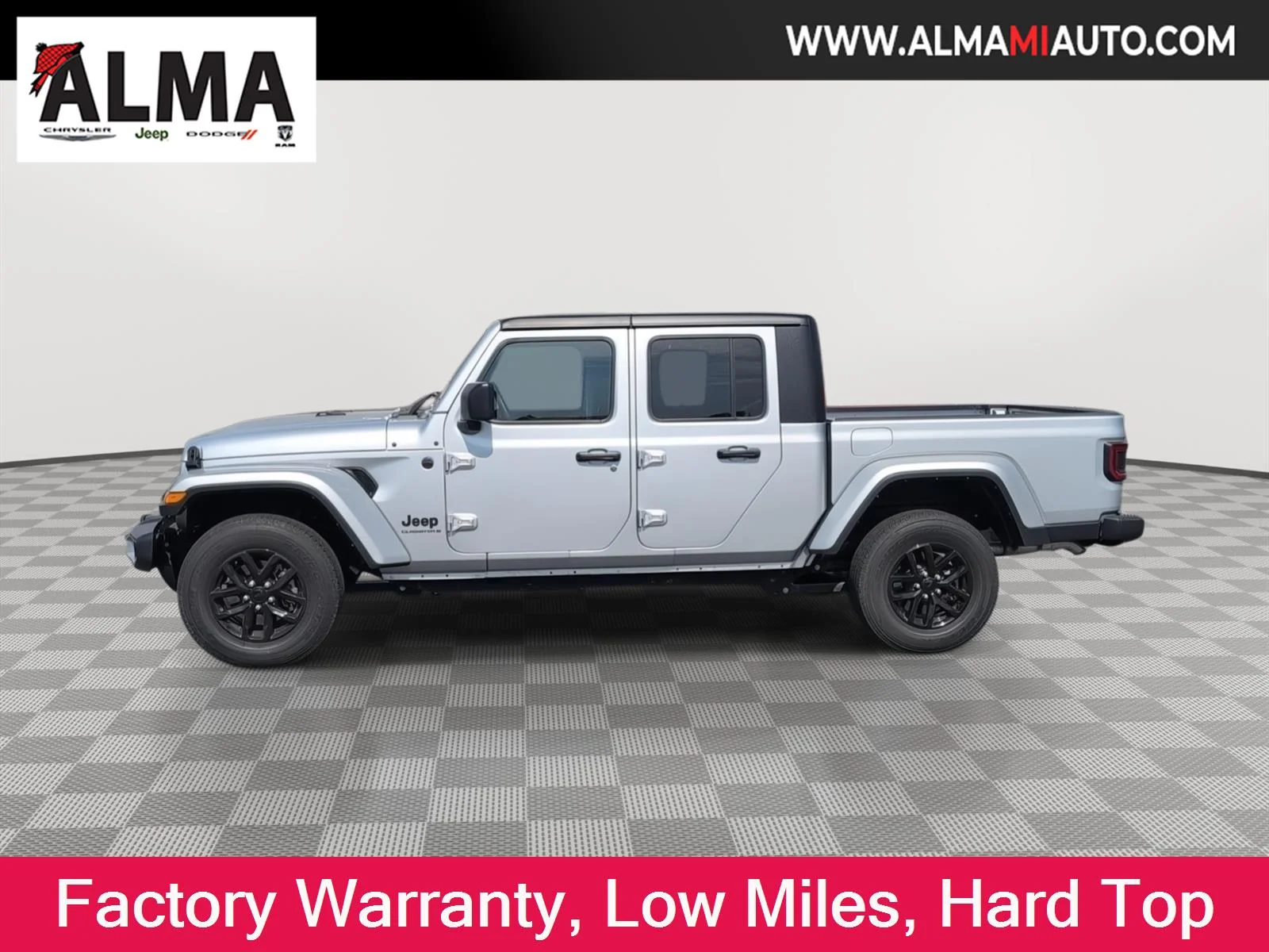 Used 2023 Silver Zynith Clearcoat Jeep Sport S image 1