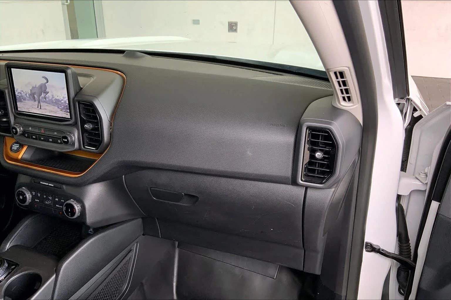 Used 2022 Oxford White Ford Badlands image 19