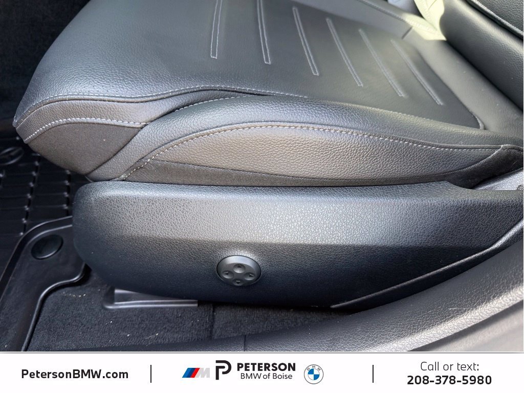 Used 2025  Mercedes-Benz C 300 image 22