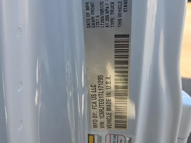 New 2026 Bright White Clear-Coat Exterior Paint Jeep Mojave image 7