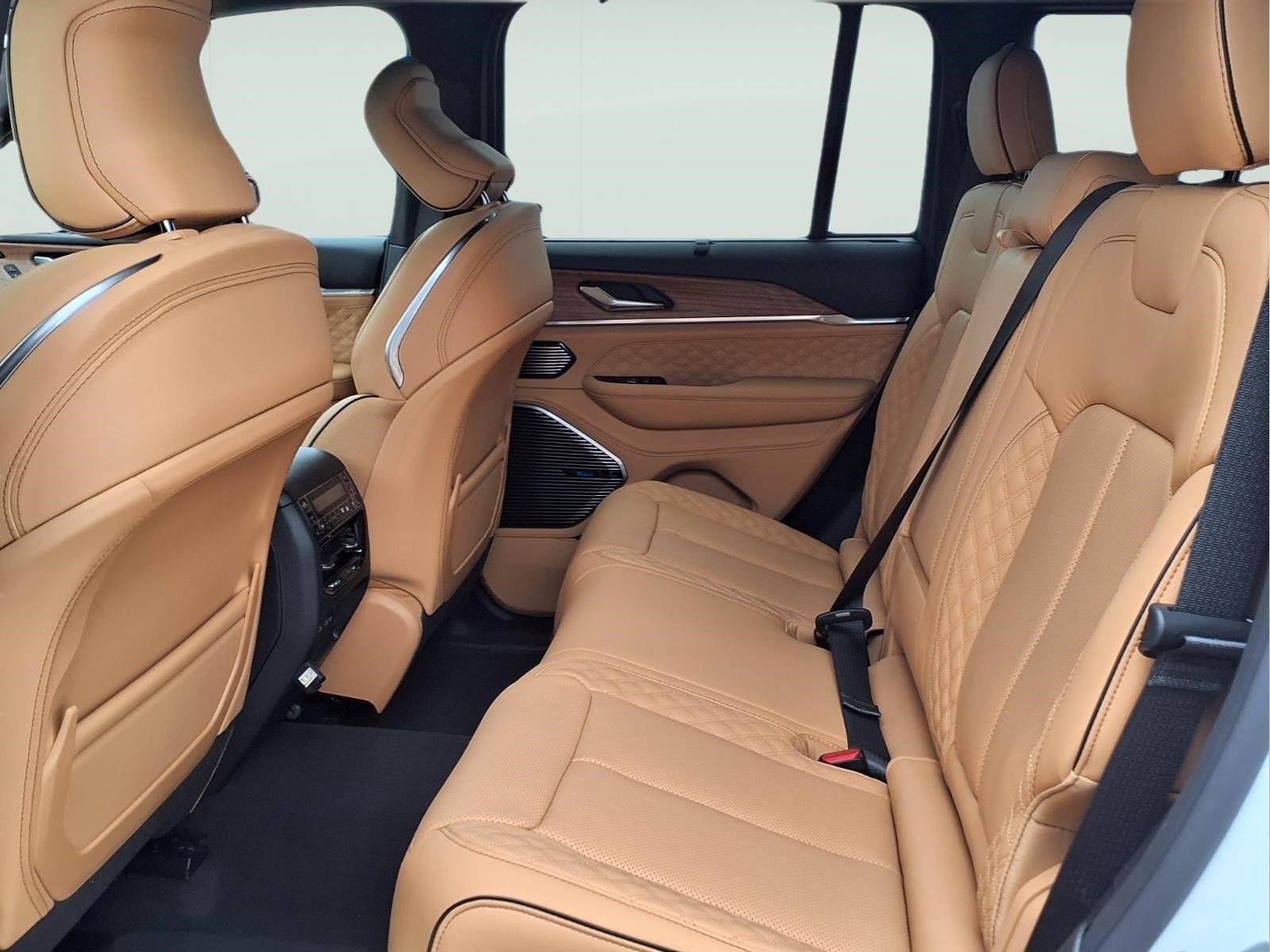 New 2026 Bright White Clear-Coat Exterior Paint Jeep Summit image 11