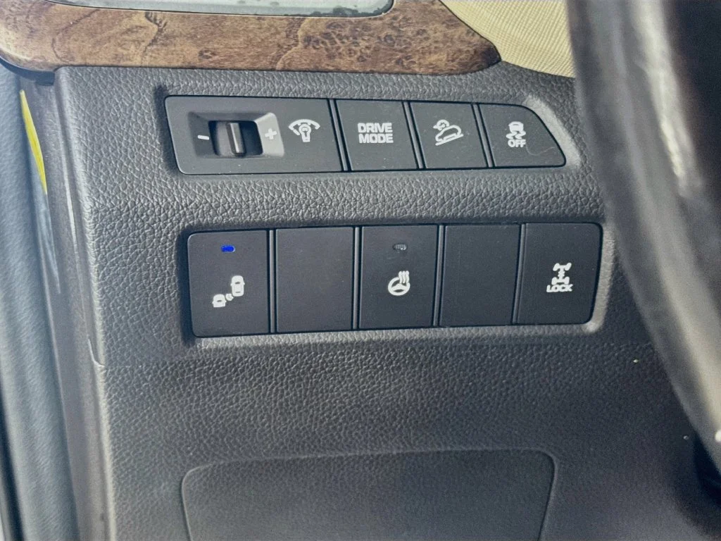 Used 2018 Blue Hyundai 2.0T Ultimate image 10