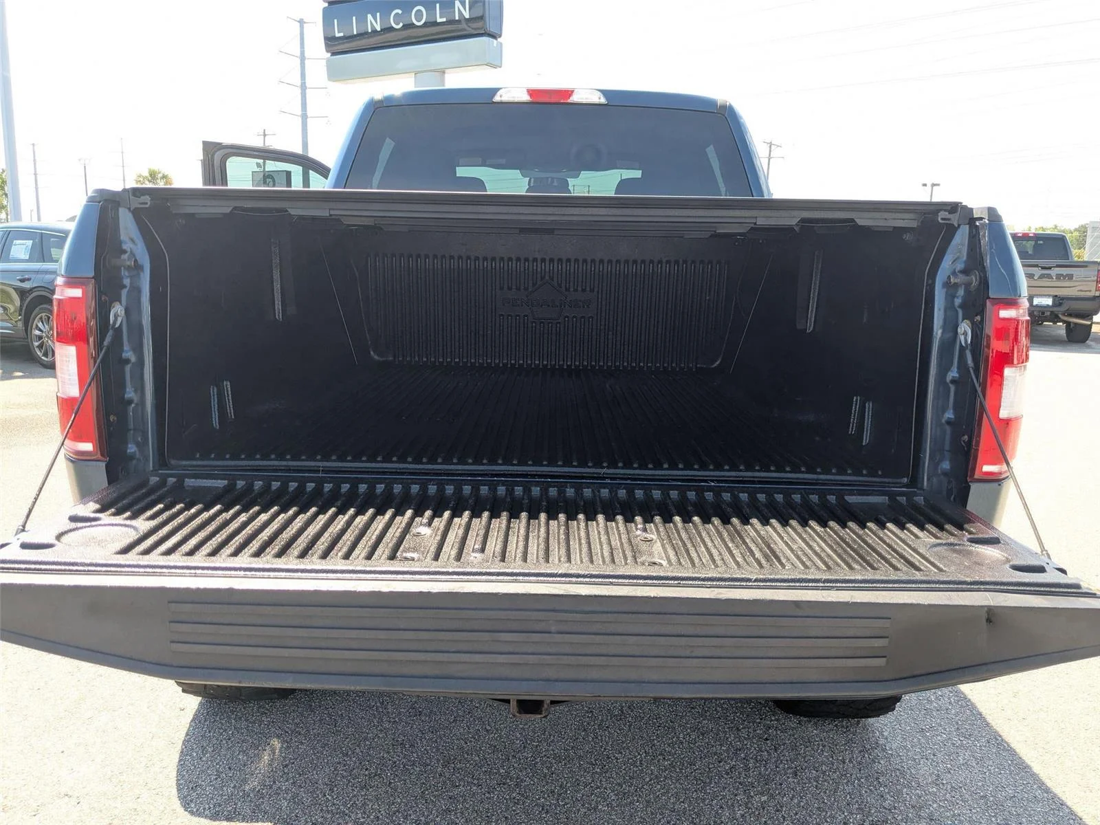 Used 2018 Blue Jeans Metallic Ford XLT image 29