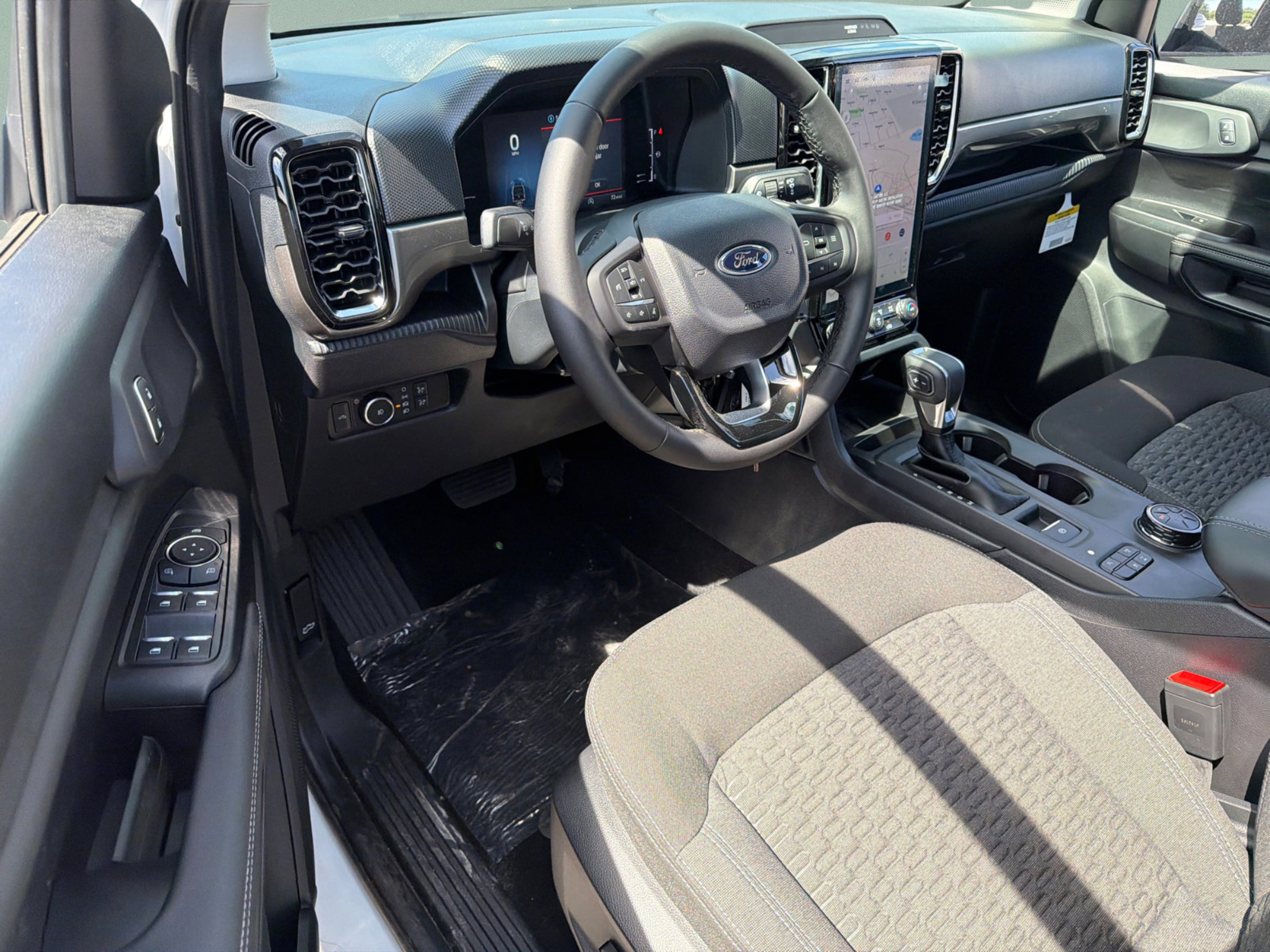 New 2026 Oxford White Ford XLT image 17
