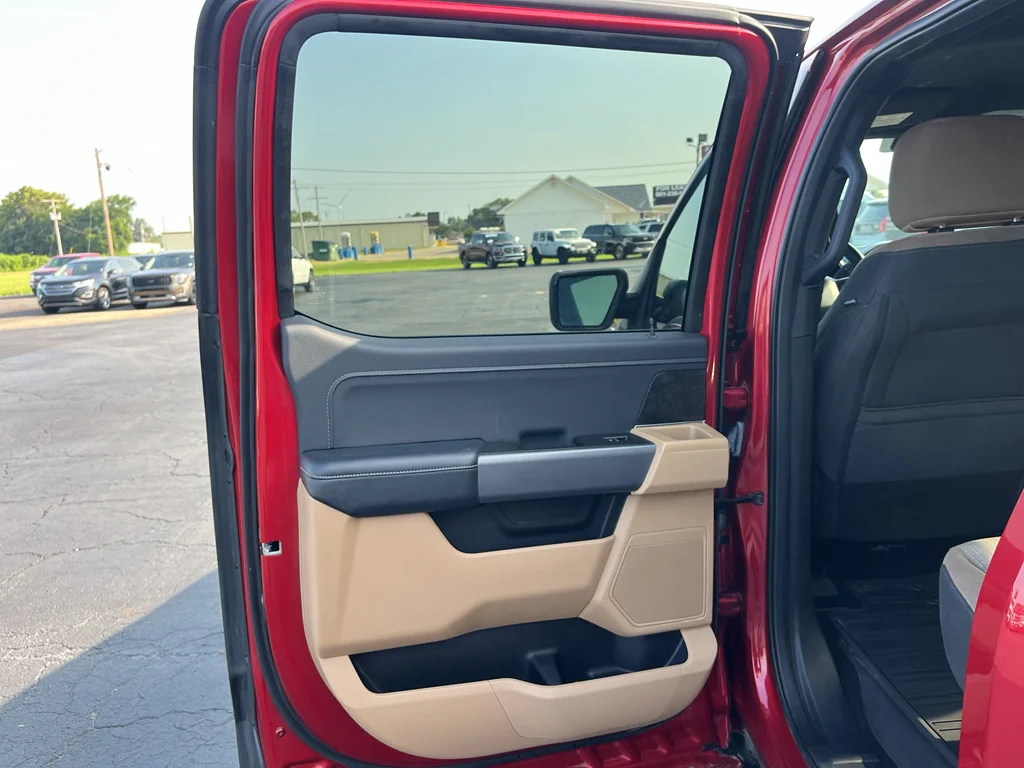 Certified Used 2022 Rapid Red Metallic Tinted Clearcoat Ford XLT image 19