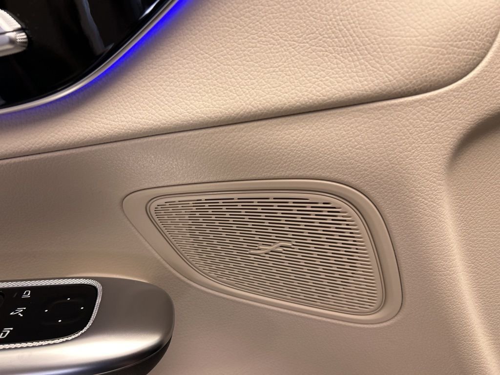 Used 2026 Starling Blue Metallic Mercedes-Benz GLC 300 image 21