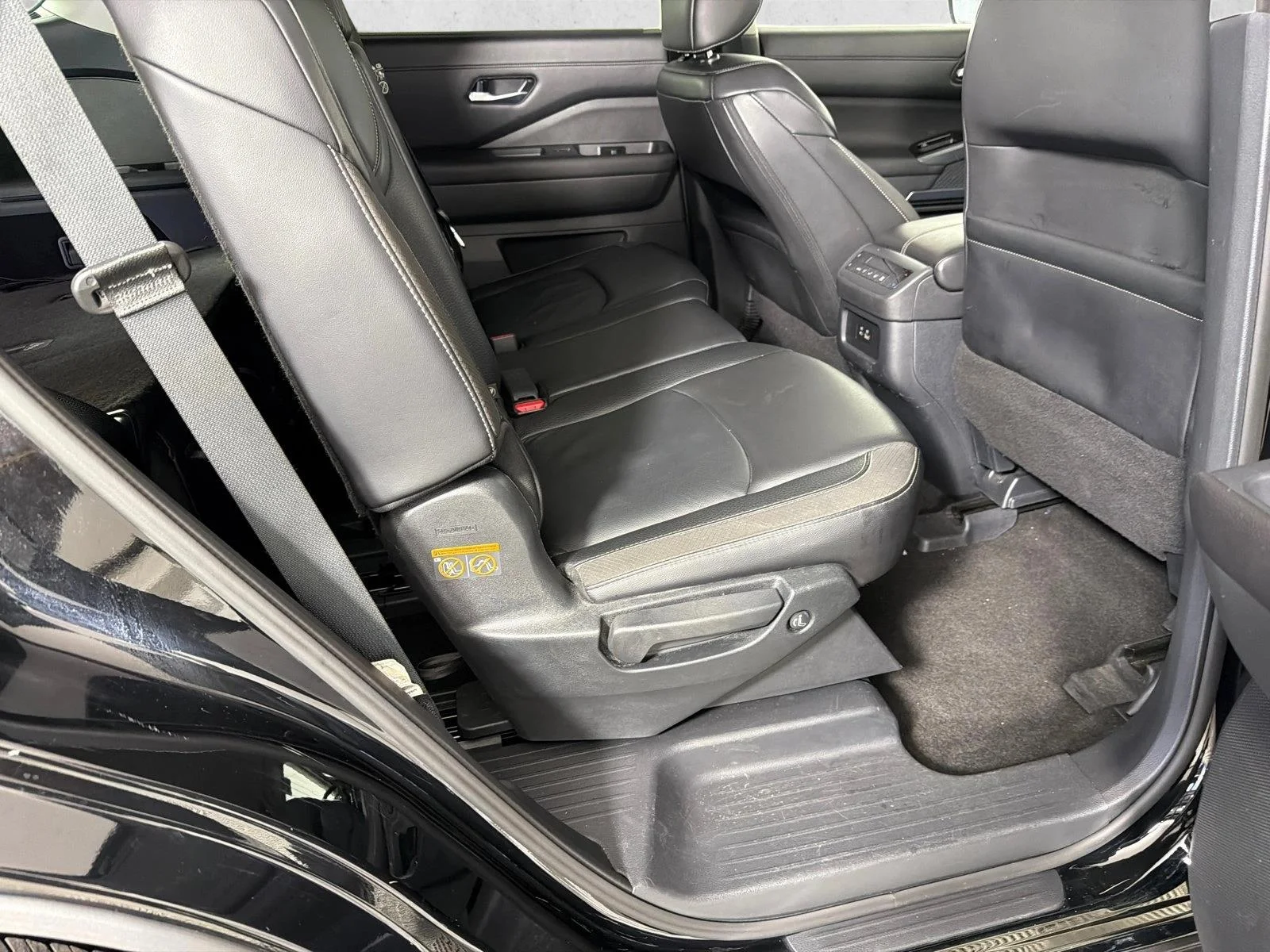 Used 2025 Black Nissan SL image 16