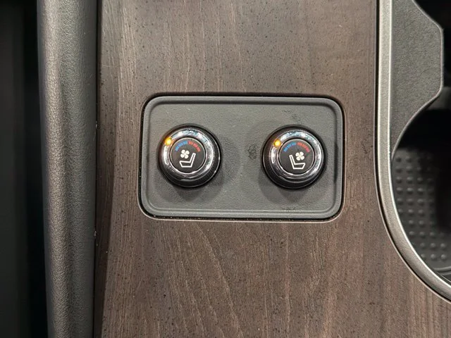 Used 2024 Gray Nissan Platinum image 26