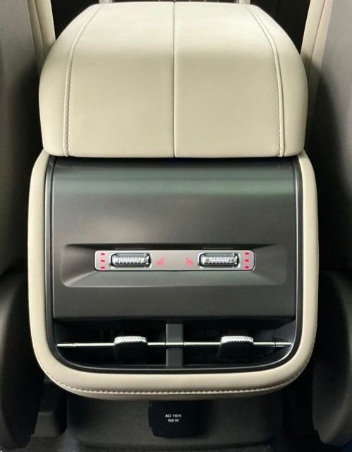 Used 2025 White Lincoln Reserve image 22