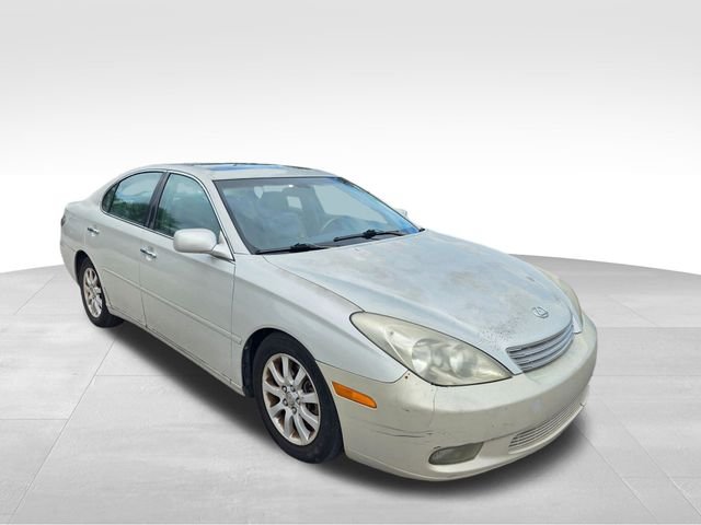 Used 2003  Lexus 300 image 2