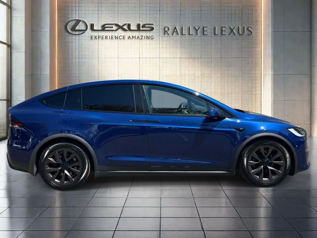 Used 2023 Blue Tesla Standard Range image 8