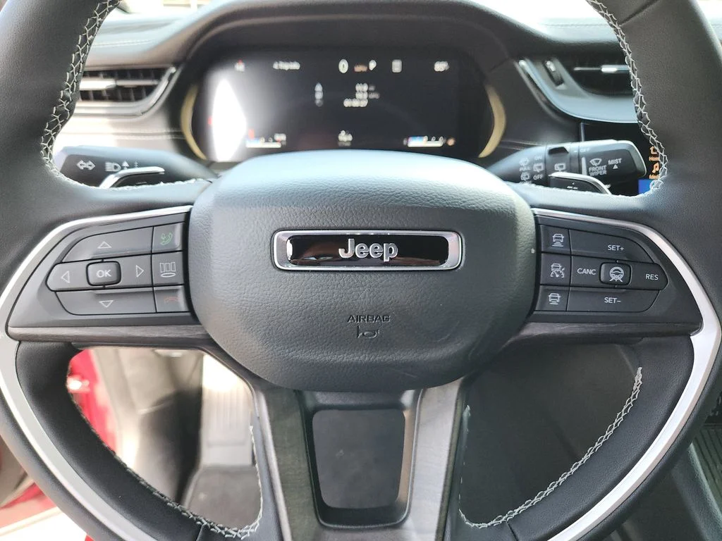 New 2026 Velvet Red Pearl-Coat Exterior Paint Jeep Altitude image 29