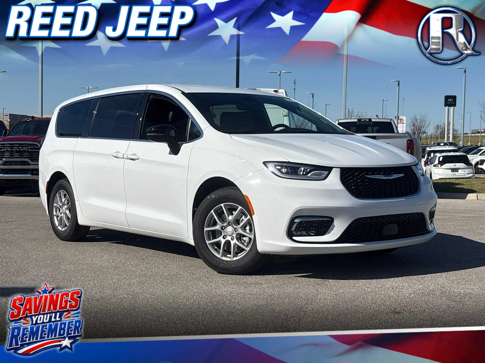 2026 Chrysler Pacifica Select's photo