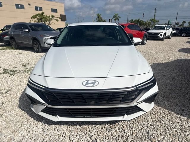 Used 2024 White Hyundai SE image 2