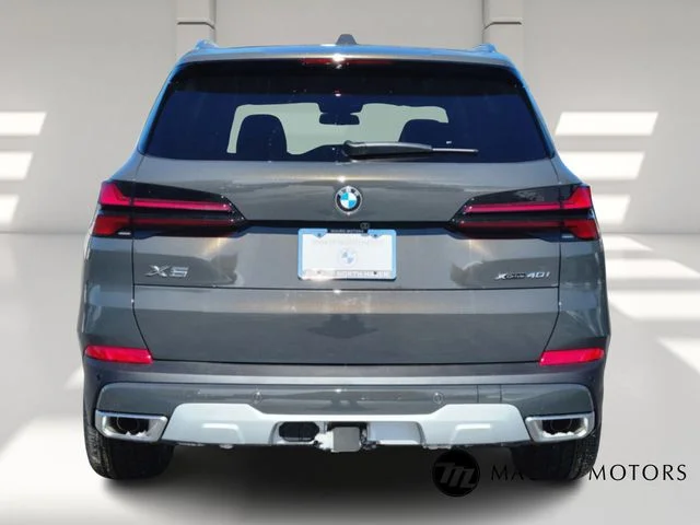 New 2026 Gray BMW xDrive40i image 4