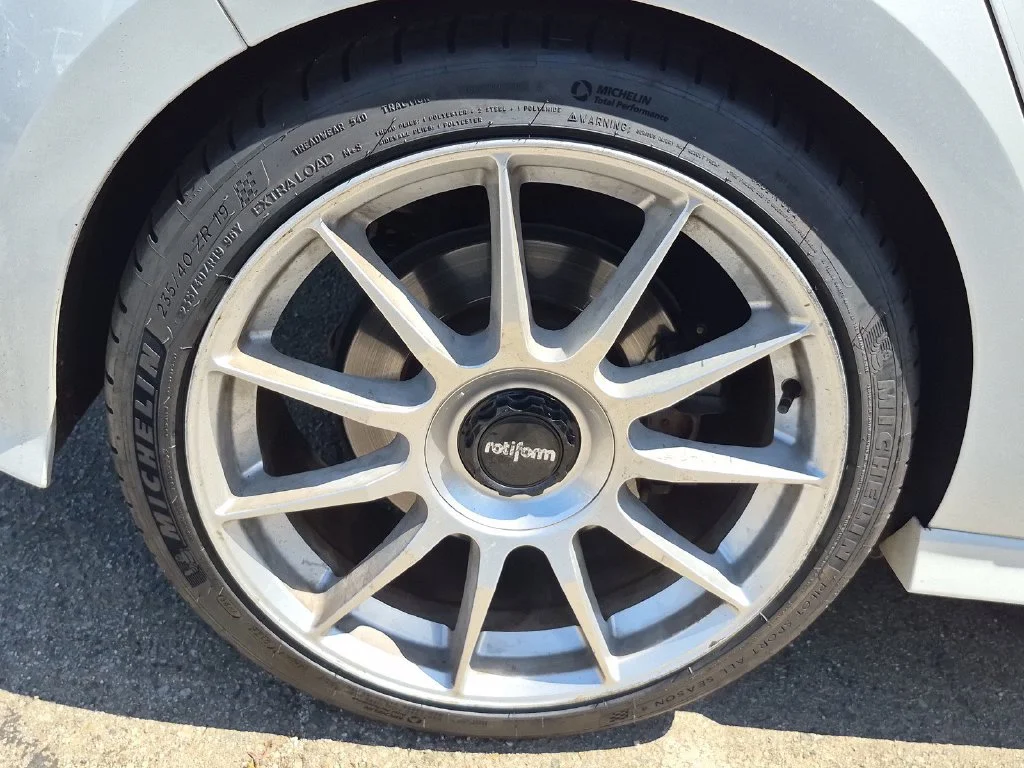 Used 2016 White Volkswagen  image 13