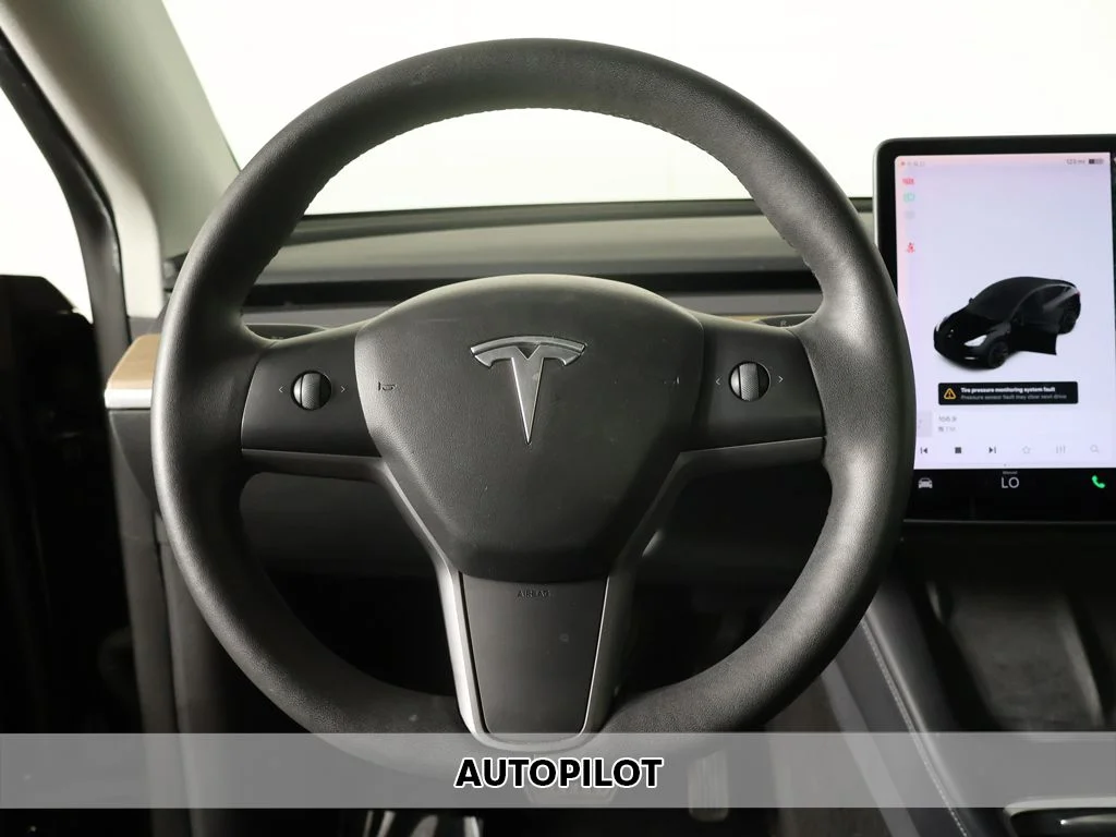 Used 2021 Black Tesla Long Range image 13