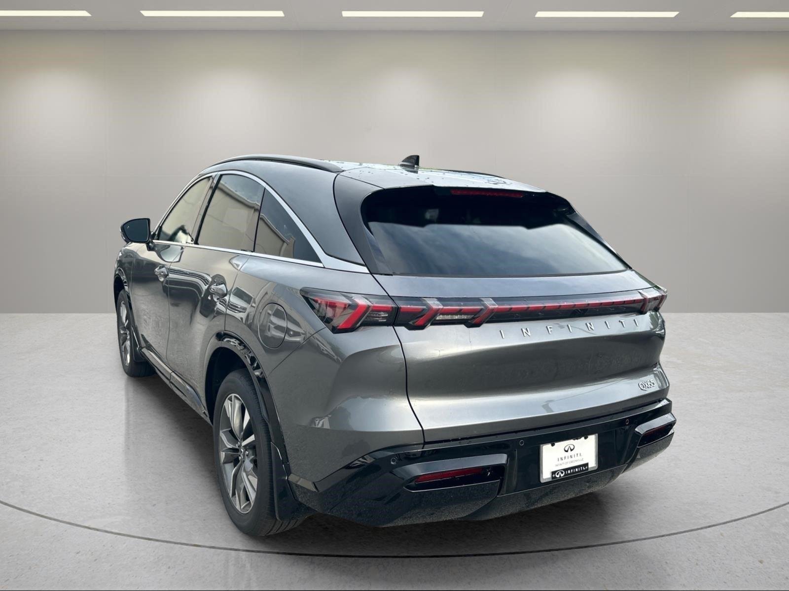 New 2027 GRAPHITE SHADOW INFINITI Luxe AWD image 3