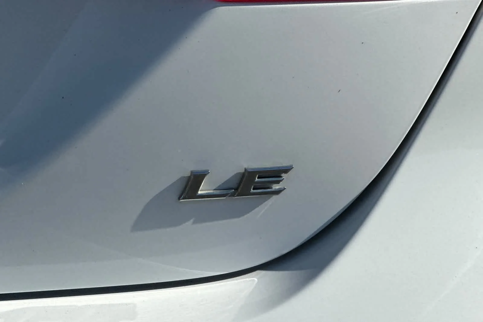 Used 2020 Super White Toyota LE image 30