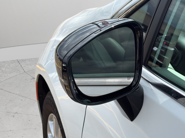 Used 2024 White Chrysler Touring L image 15