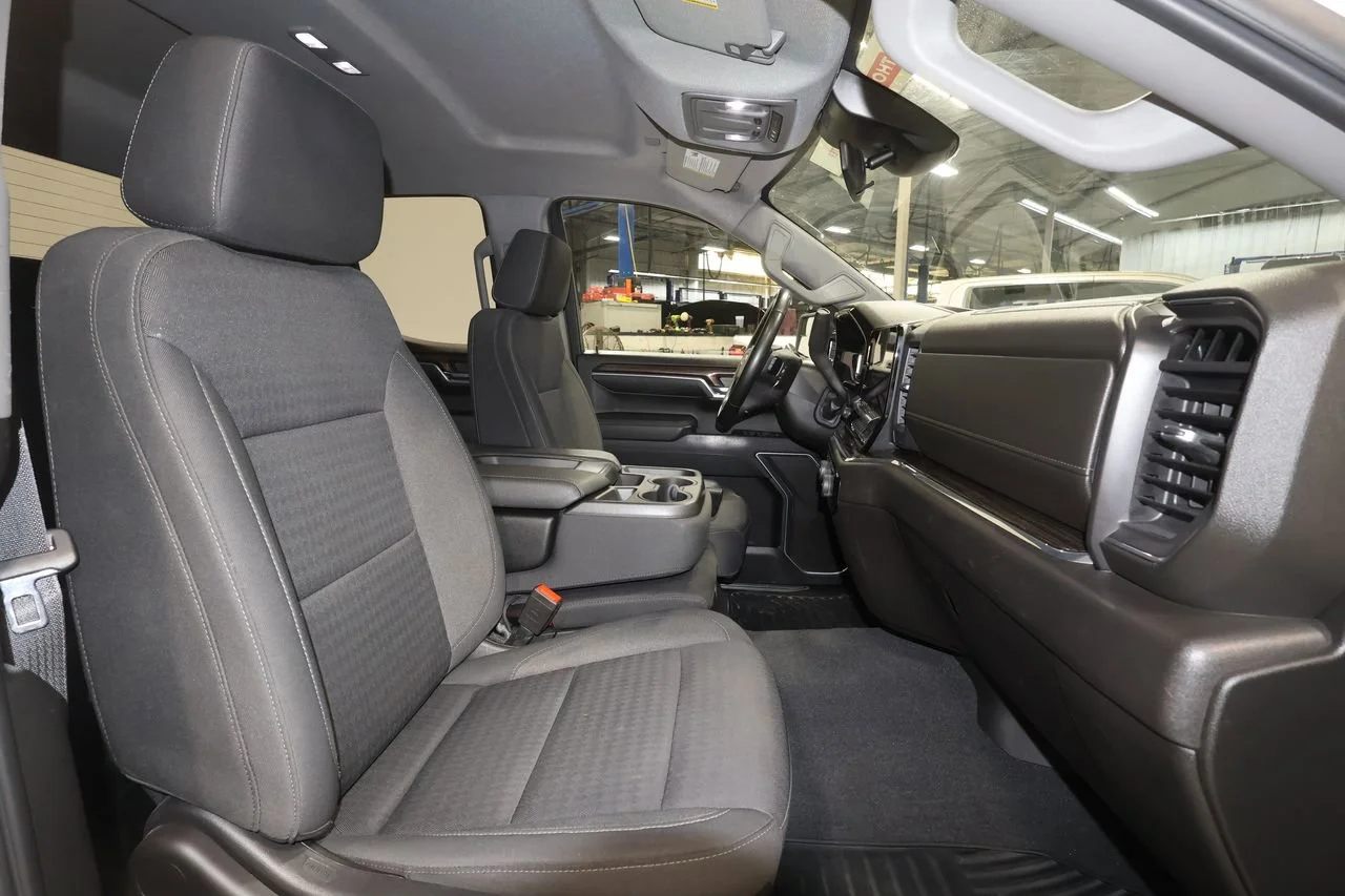 2023 Chevrolet Silverado 1500 LT - Photo 16