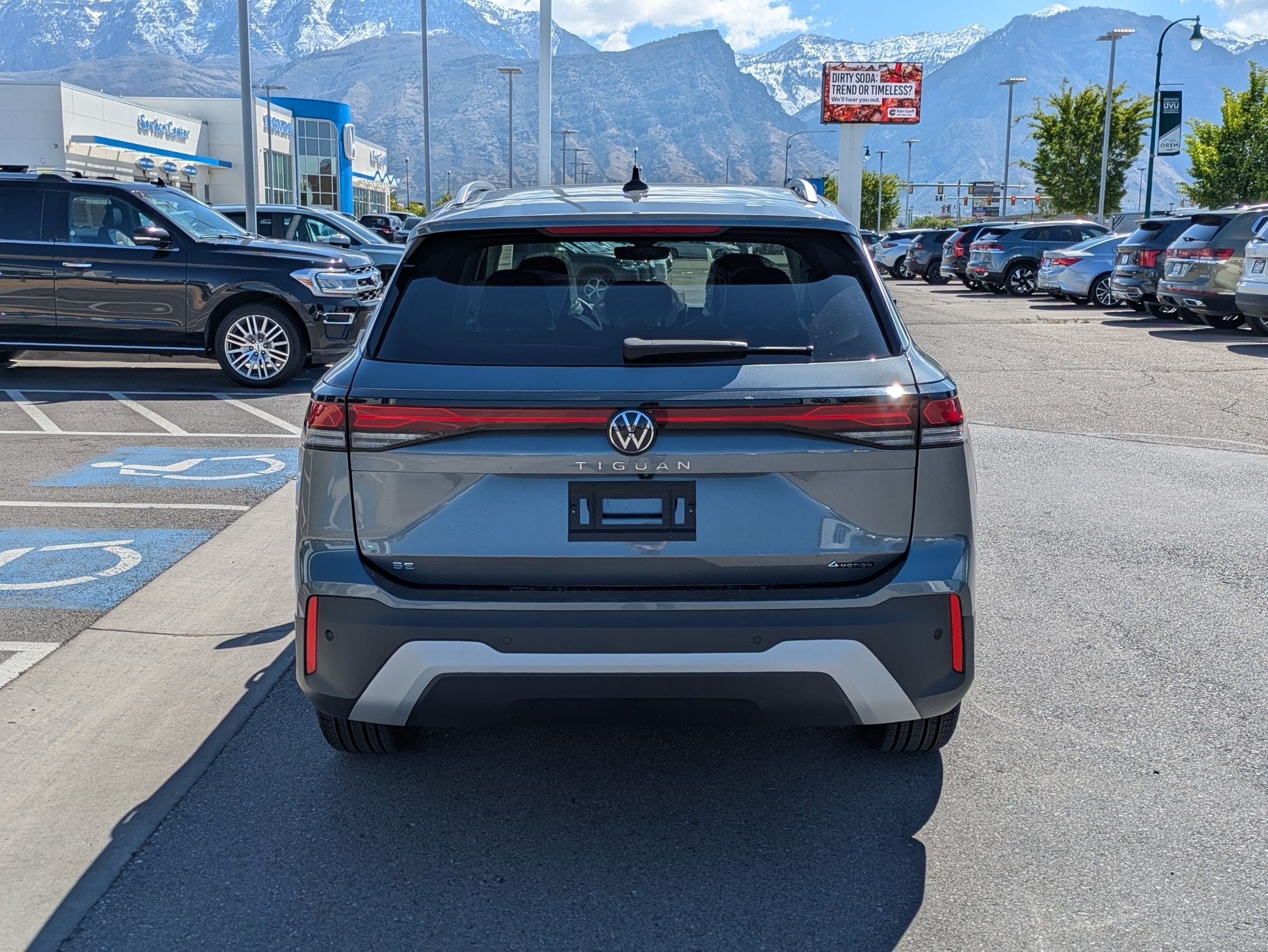 New 2026 Platinum Gray Metallic Volkswagen SE image 4