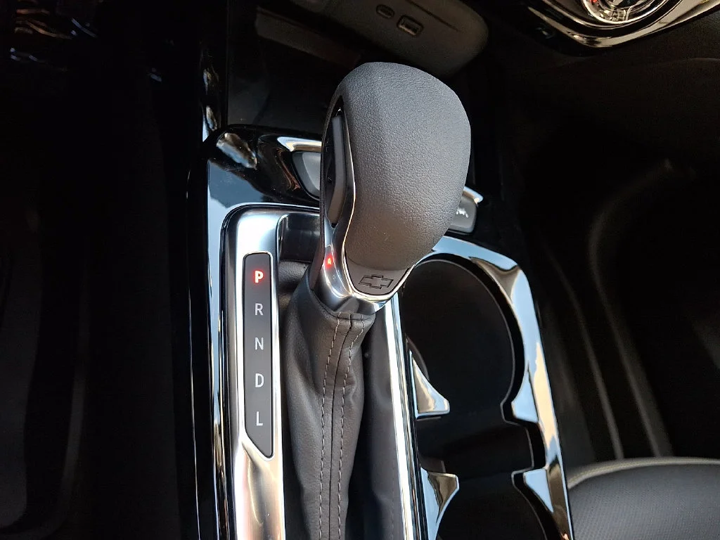 New 2026 Summit White Chevrolet ACTIV image 16