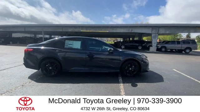 2025 Toyota Camry SE - Photo 9