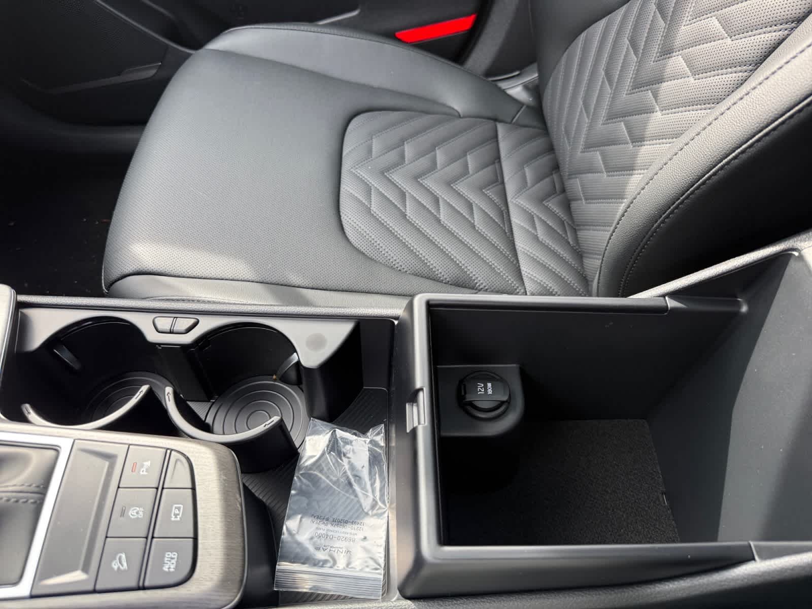 New 2027 Glacial White Pearl / Black Ro Kia X-Line image 18