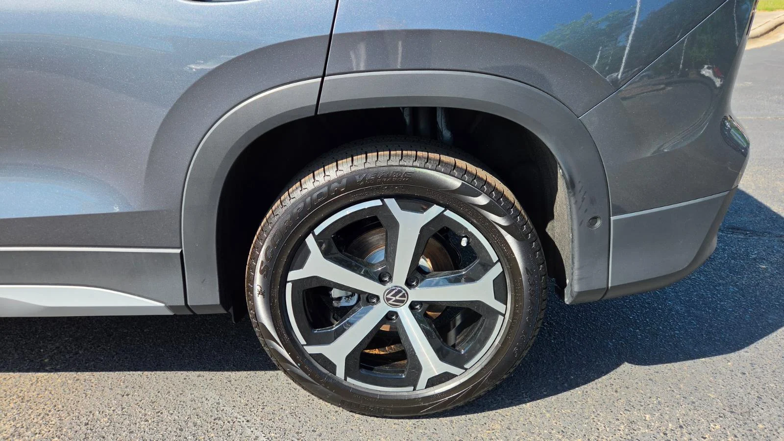 New 2026 Platinum Gray Metallic Volkswagen SE image 14