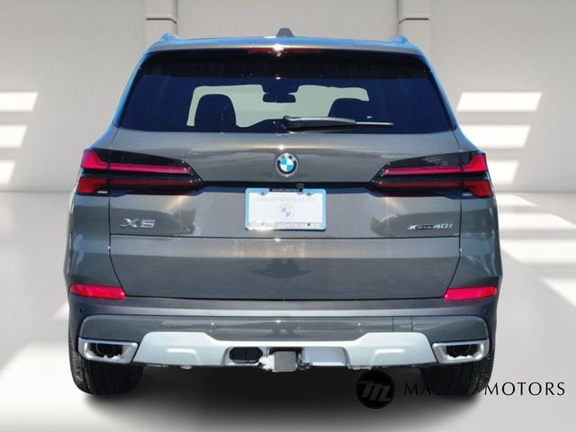 New 2026 Gray BMW xDrive40i image 4