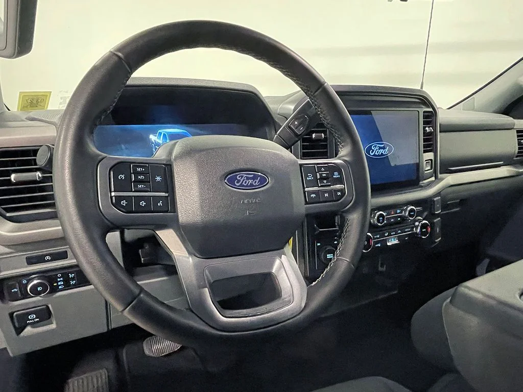 Used 2025 Gray Ford XLT image 19