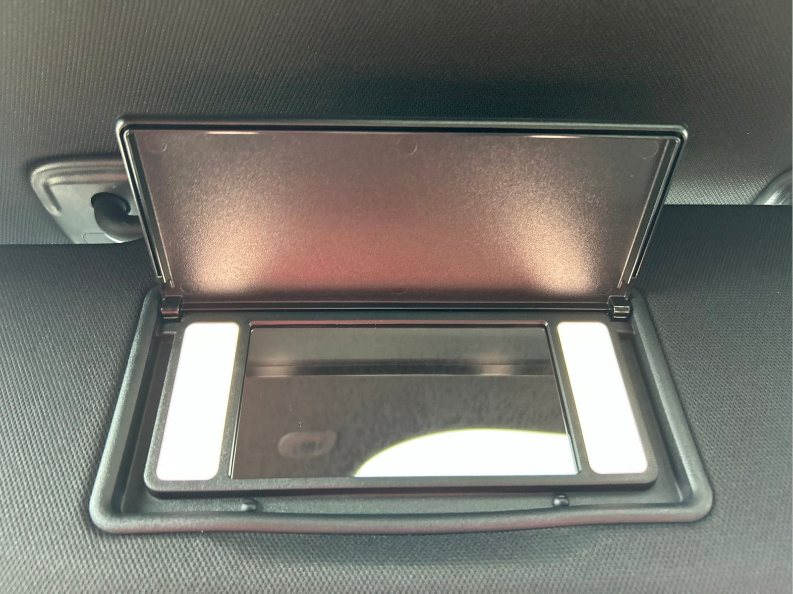 New 2026 Baltic Gray Metallic Clearcoat Jeep Laredo X image 32