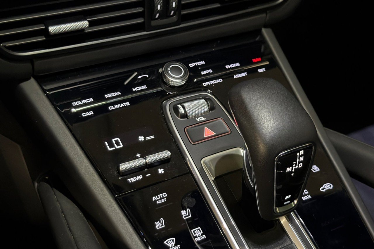 Used 2023 GRAY Porsche Turbo image 20