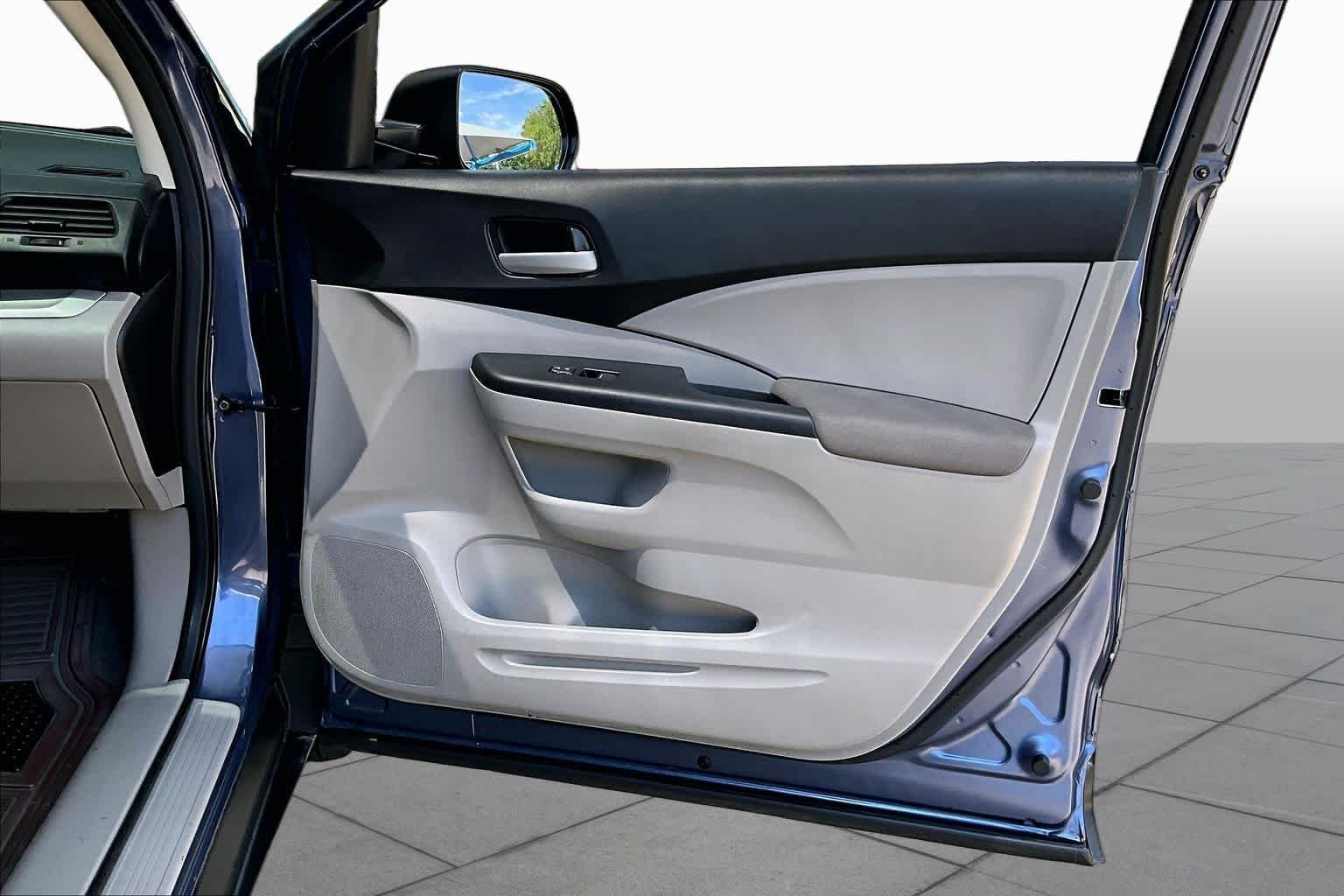 Used 2013 Twilight Blue Metallic Honda LX image 23